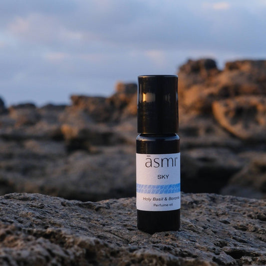 āsmi Ayurveda "HIMMEL" Parfümöl – Erhöhen Sie Ihre Sinne